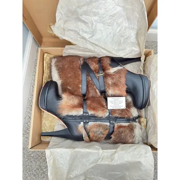 UGG Foxley Sheepskin Fur Heeled Platform Boots Black - size 9.5